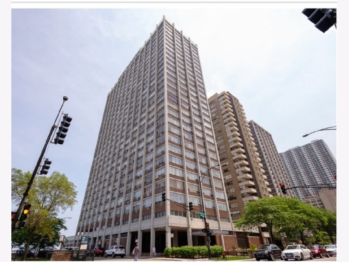 Condominiums Rented Granville Beach Chicago Illinois, 6171 Sheridan