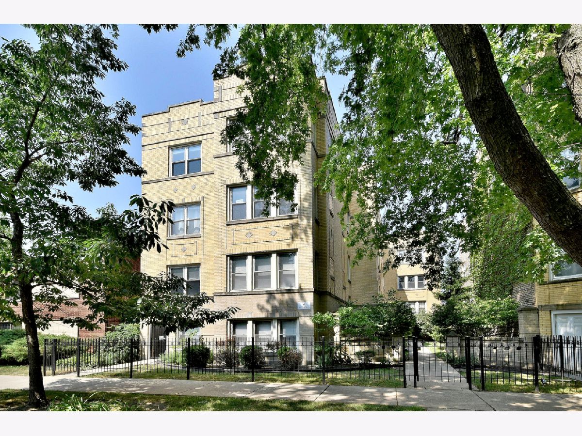 Condominiums & Homes Rented Horner Park Chicago Illinois, 4106 Mozart