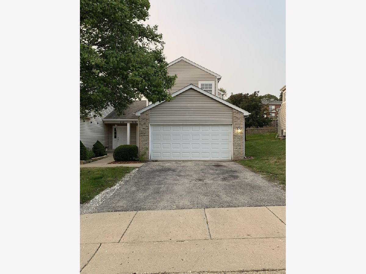 Townhomes Rented Park Bluff Villas Elgin Illinois, 818 Park Bluff