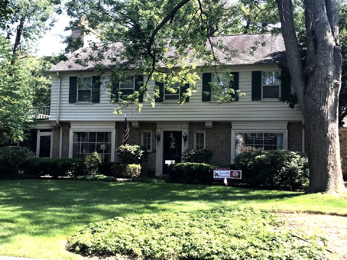 Homes & Condominiums Rented Indian Hill Estates Wilmette Illinois, 2929 Indianwood