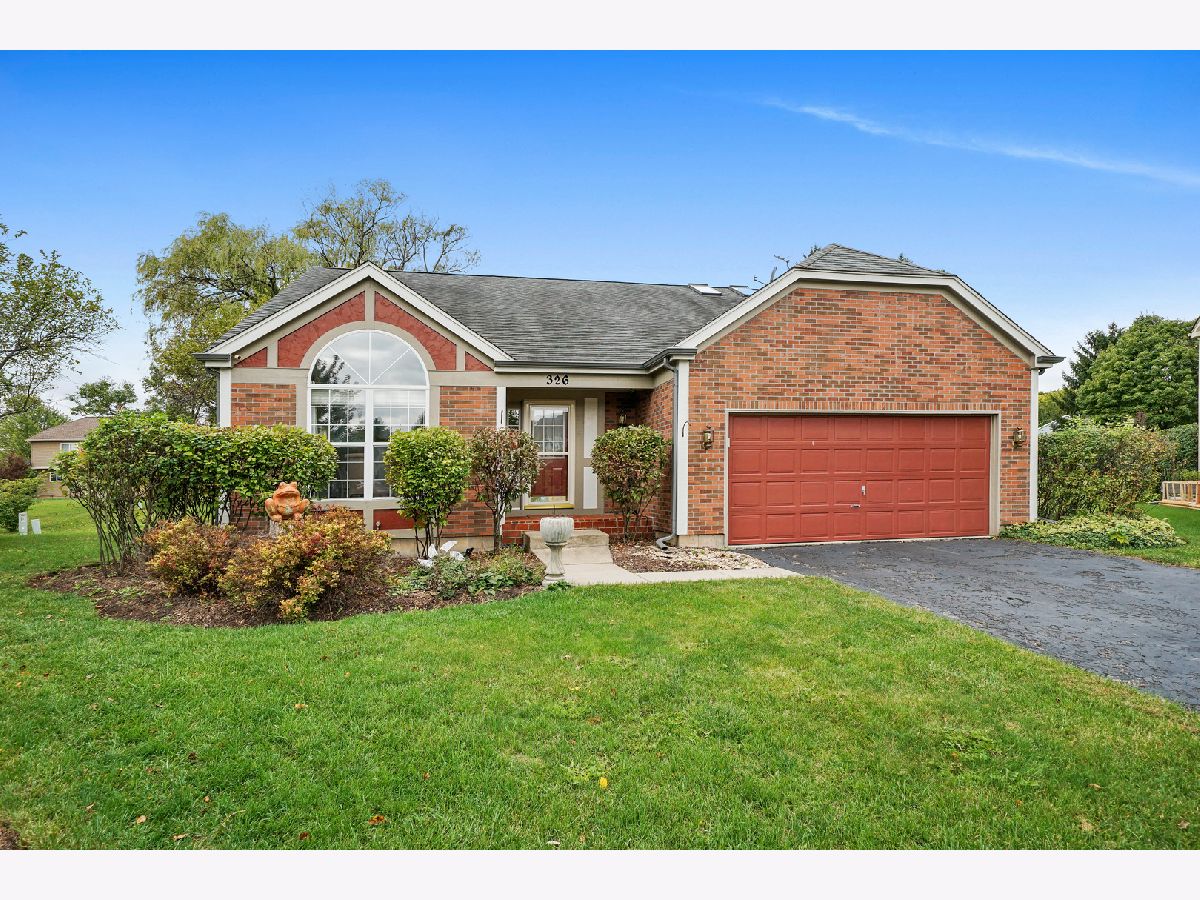 Homes Sold Newport Cove Carpentersville Illinois, 326 Spinnaker