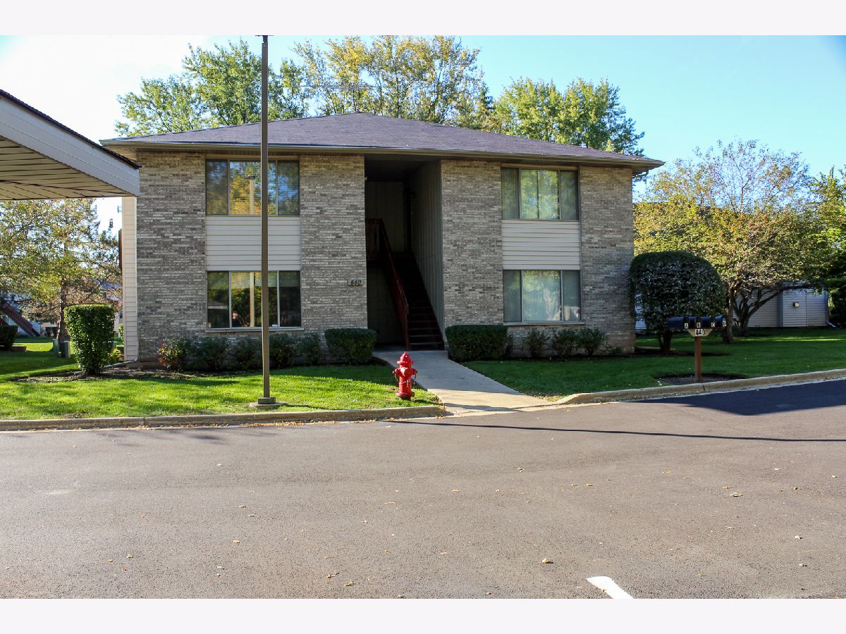 Condominiums & Homes Sold Westwood Park Crystal Lake Illinois, 440 Westwood