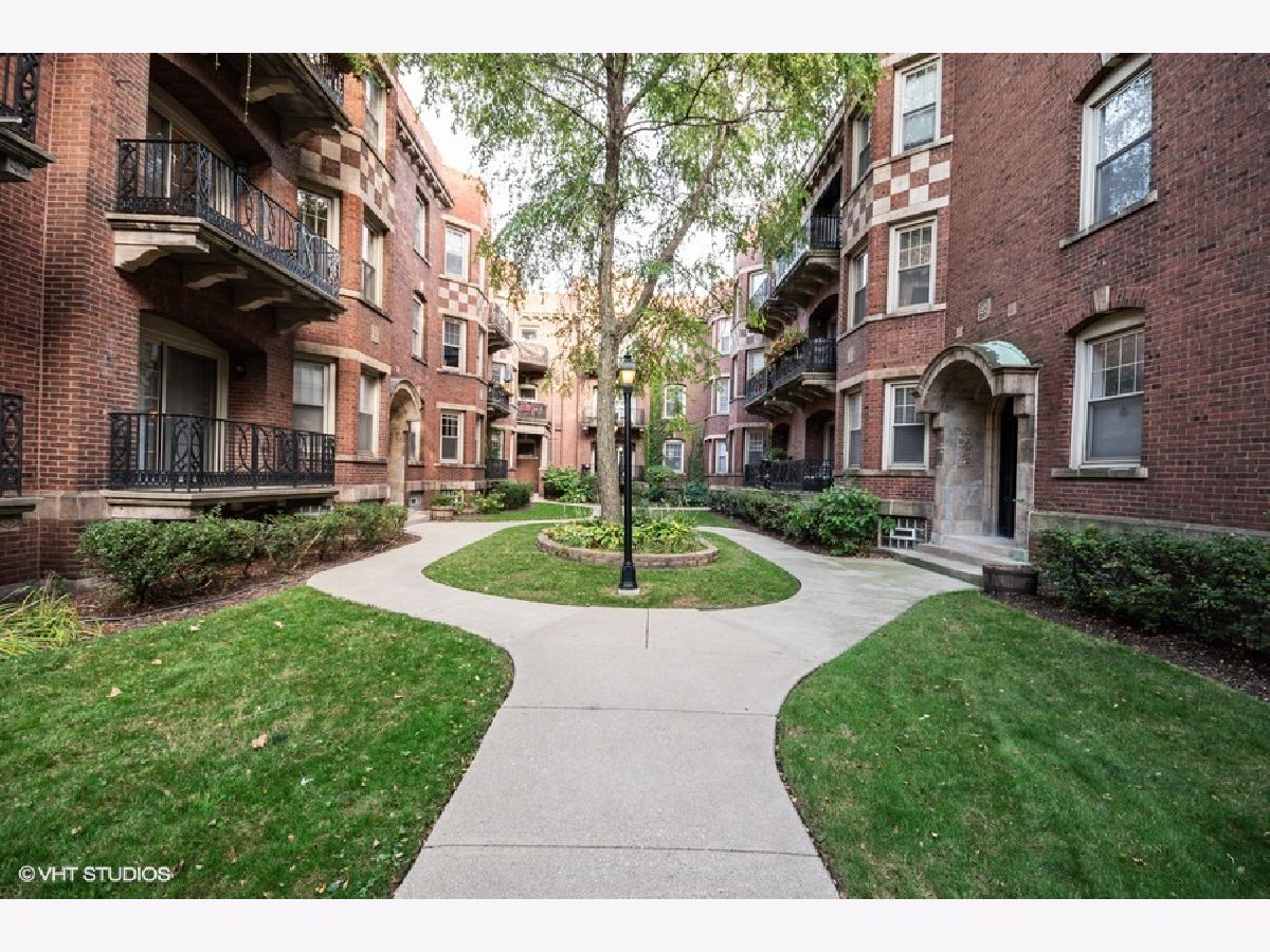 Condominiums Sold Harper Place Chicago Illinois, 5329 Harper