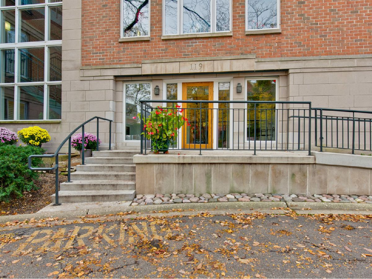 Condominiums Sold Laurel Place Lake Forest Illinois, 119 Laurel