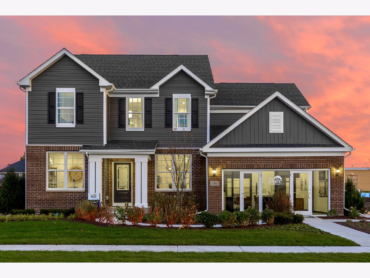 Homes Sold Laurelton Place Aurora Illinois, 2058 Whitethorn