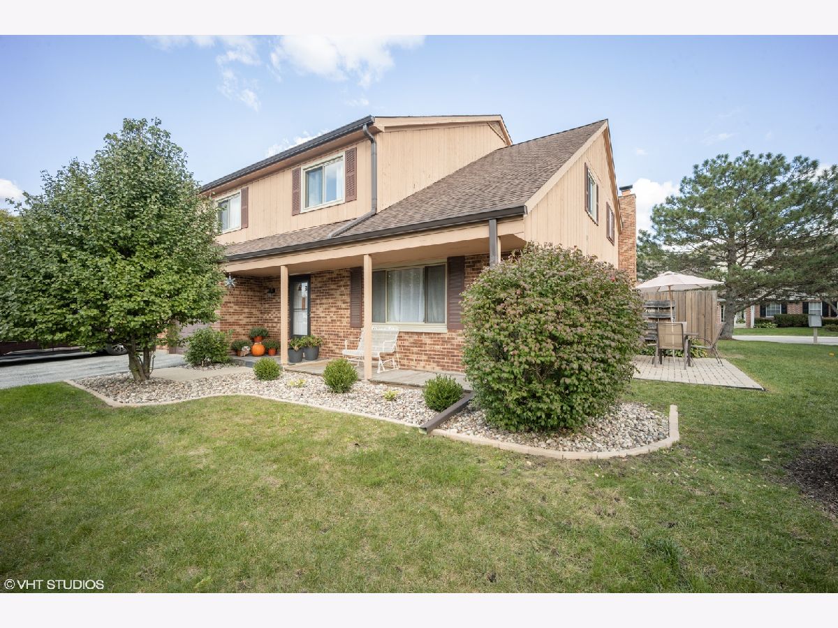 Townhomes & Homes Sold Evergreen Court Palatine Illinois, 1291 Evergreen