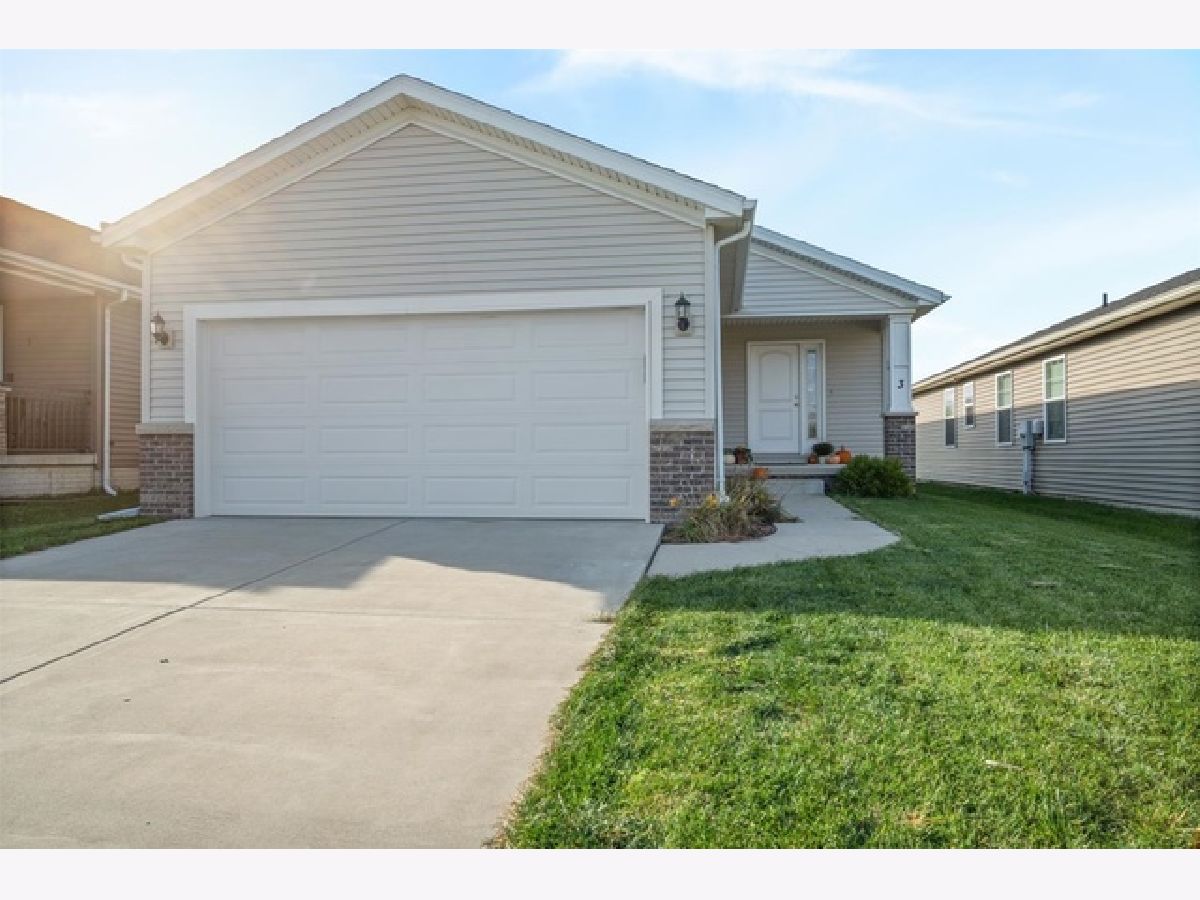Homes Sold Bill's Place Bloomington Illinois, 3 Megan
