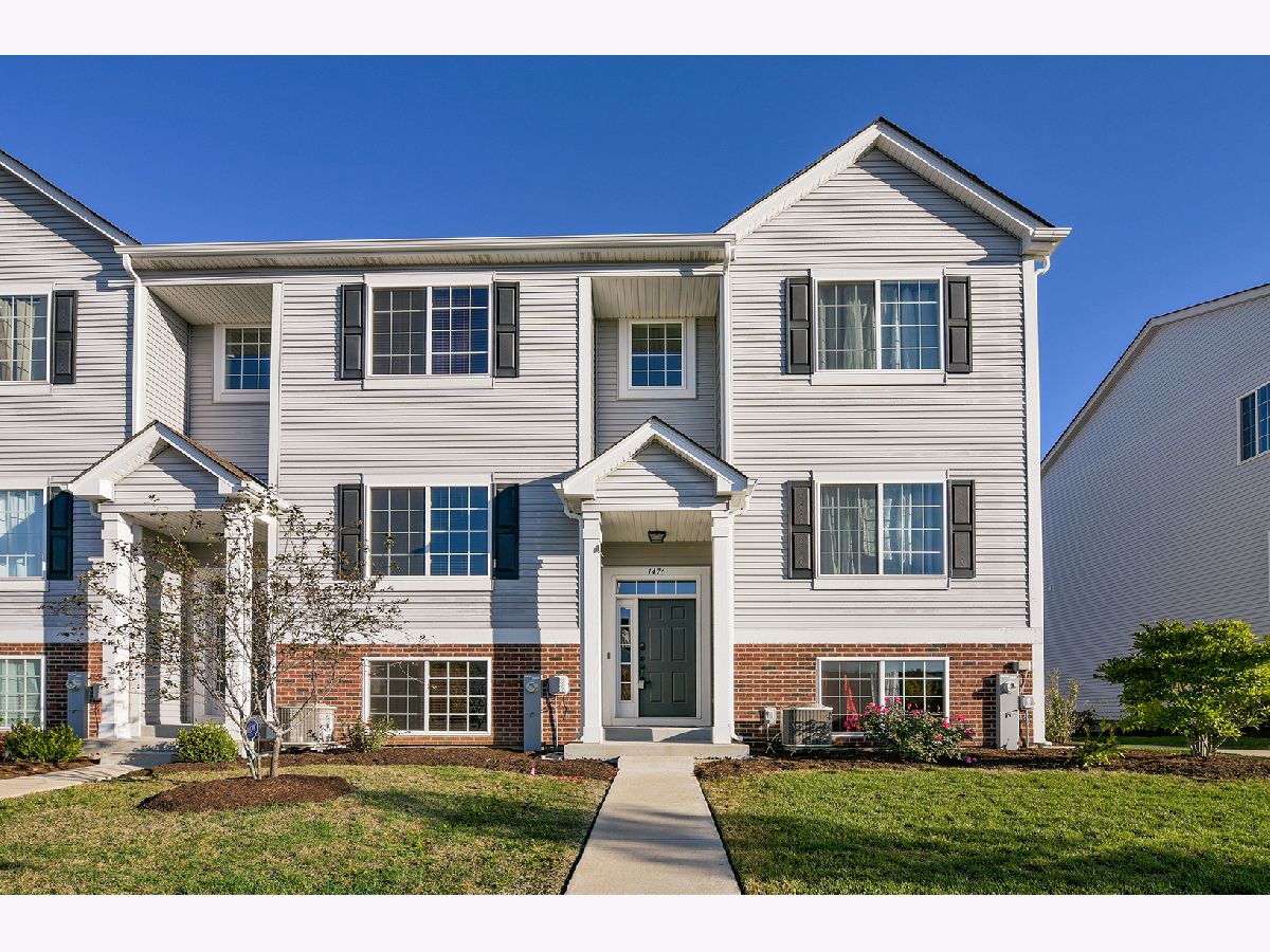 Townhomes & Homes Rented Fieldstone Place Montgomery Illinois, 1476 Manning