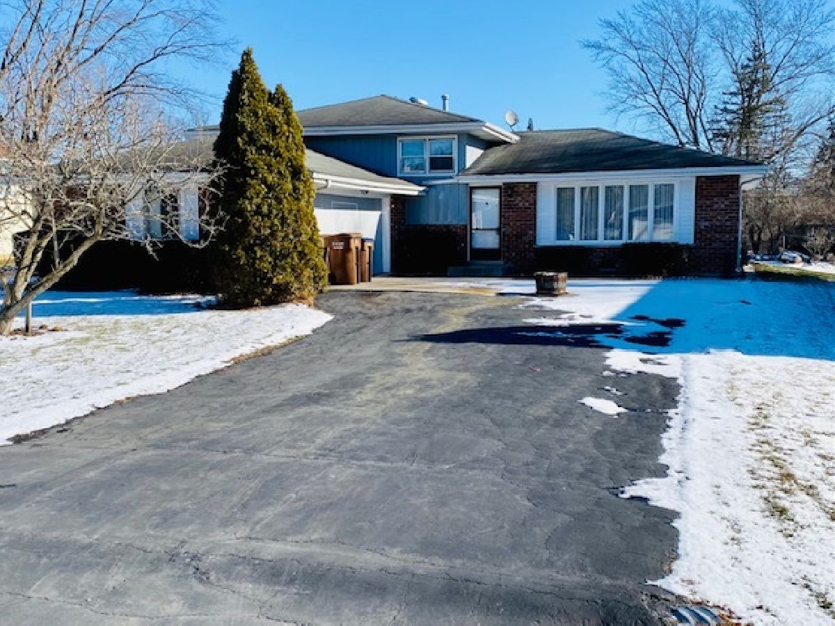 Homes Sold Liberty Grove Willow Springs Illinois, 8611 Dunbar
