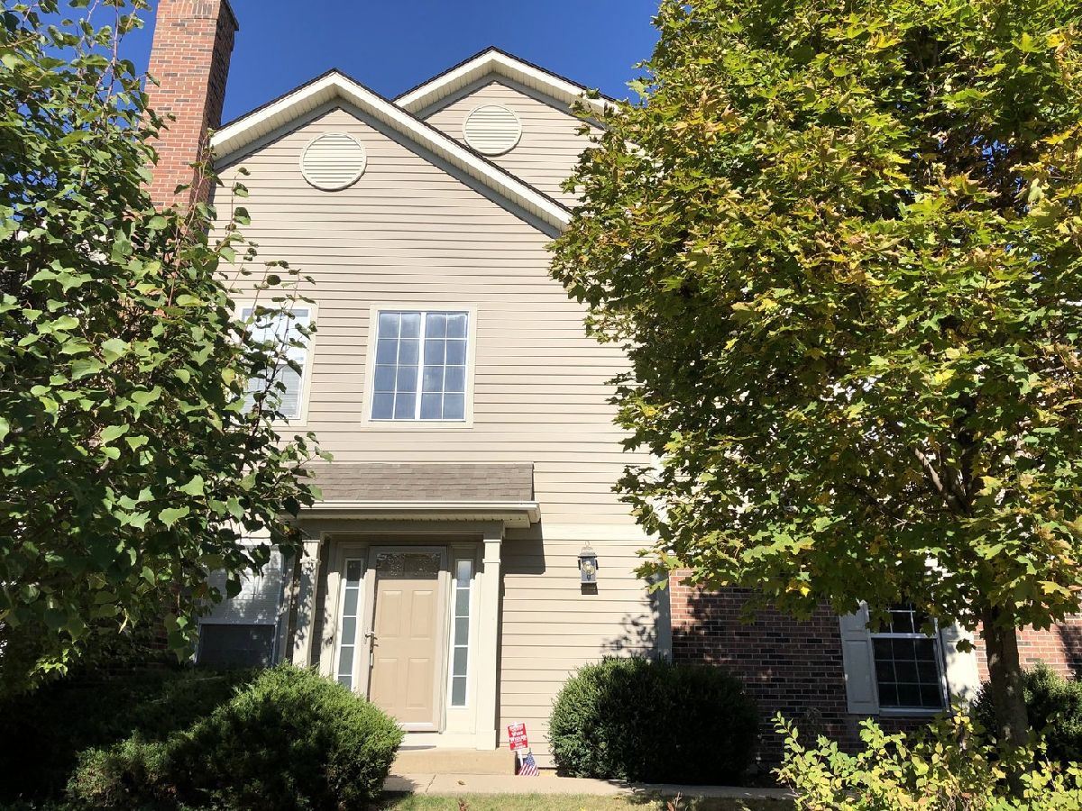 Townhomes & Condos Rented Canterbury Fields Hoffman Estates Illinois, 2207 Yale