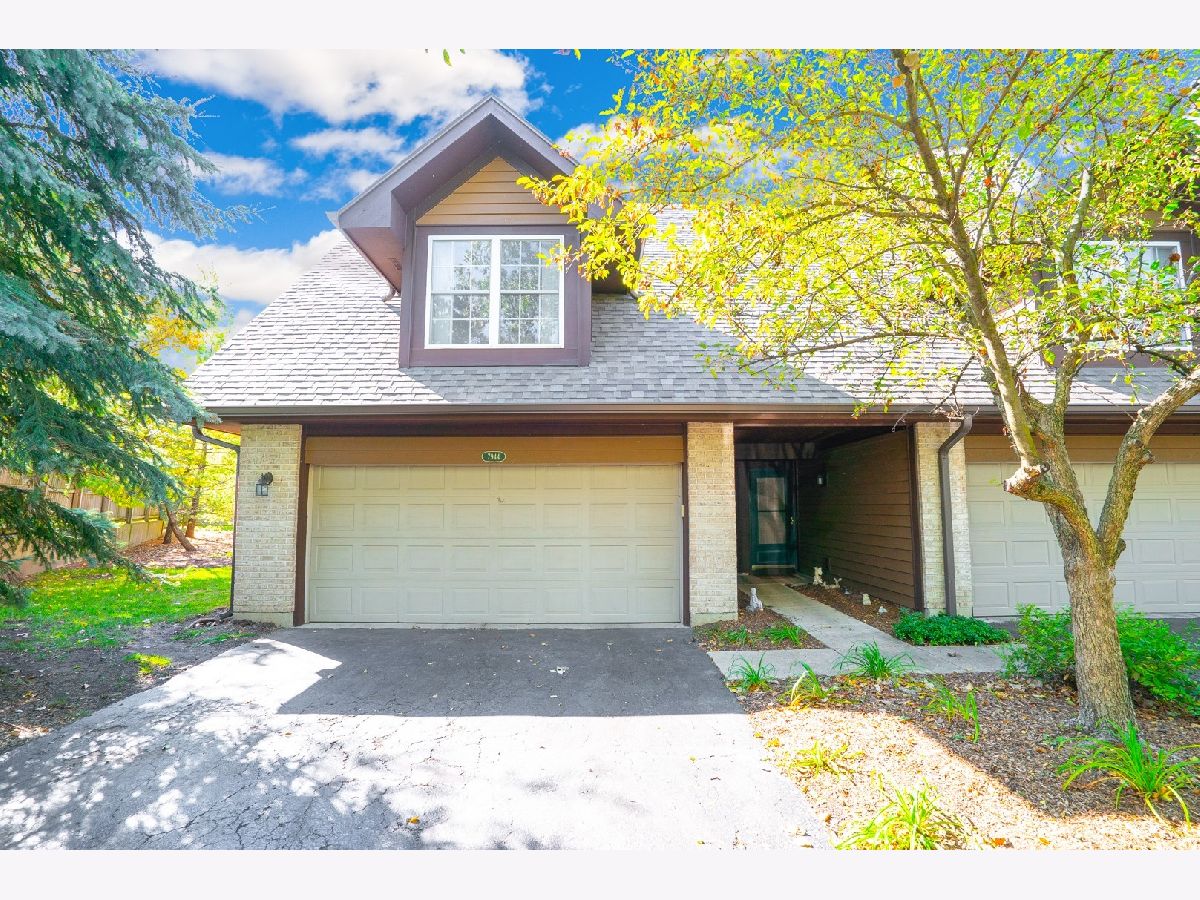 Townhomes Sold Lake In The Woods Darien Illinois, 7944 Redondo