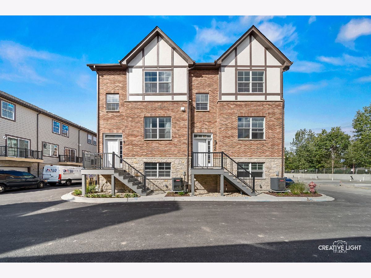 Townhomes Sold Kenilworth Park Villa Park Illinois, 150 Myrtle