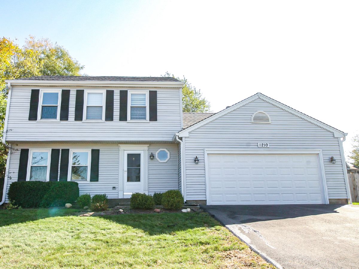 Homes Rented Bristol Trails Lake Zurich Illinois, 1210 Bristol Trail