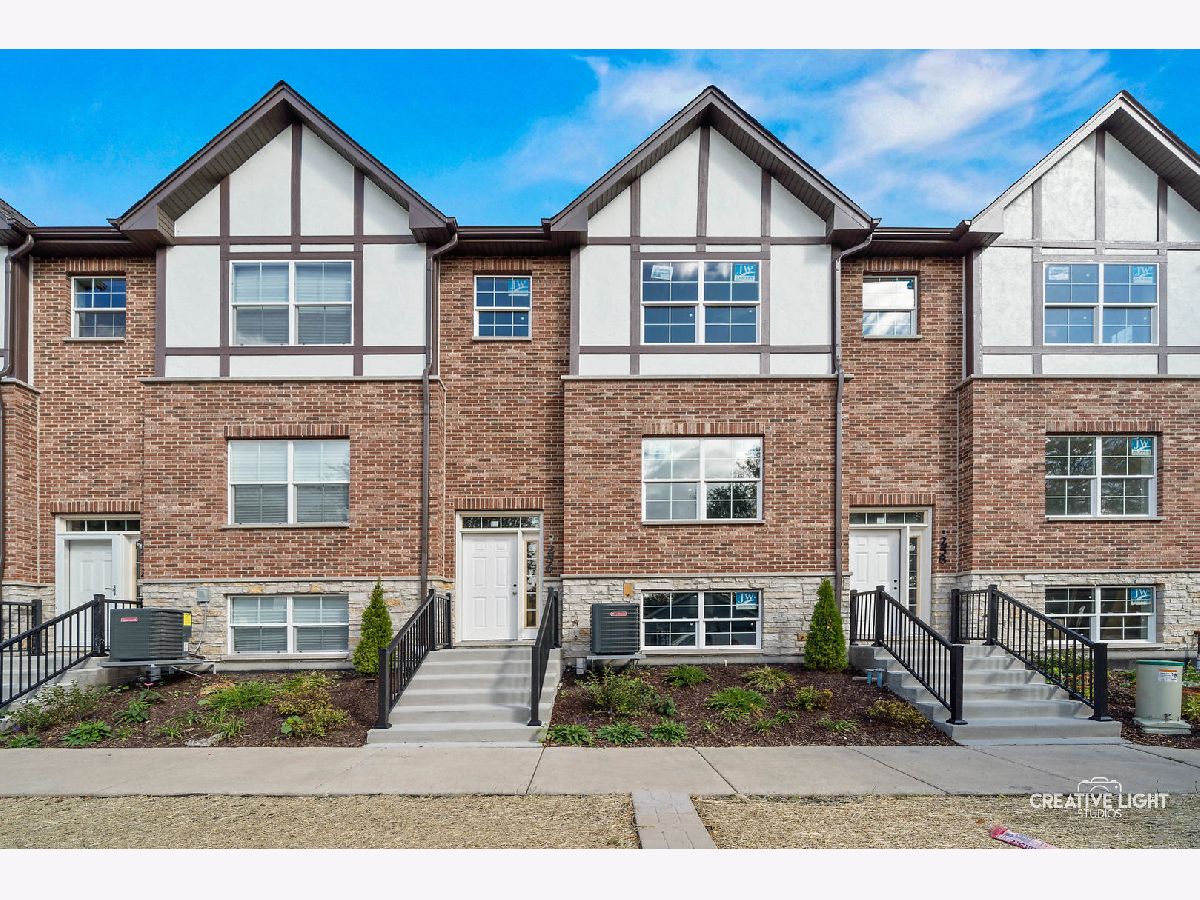 Townhomes Sold Kenilworth Park Villa Park Illinois, 134 Myrtle