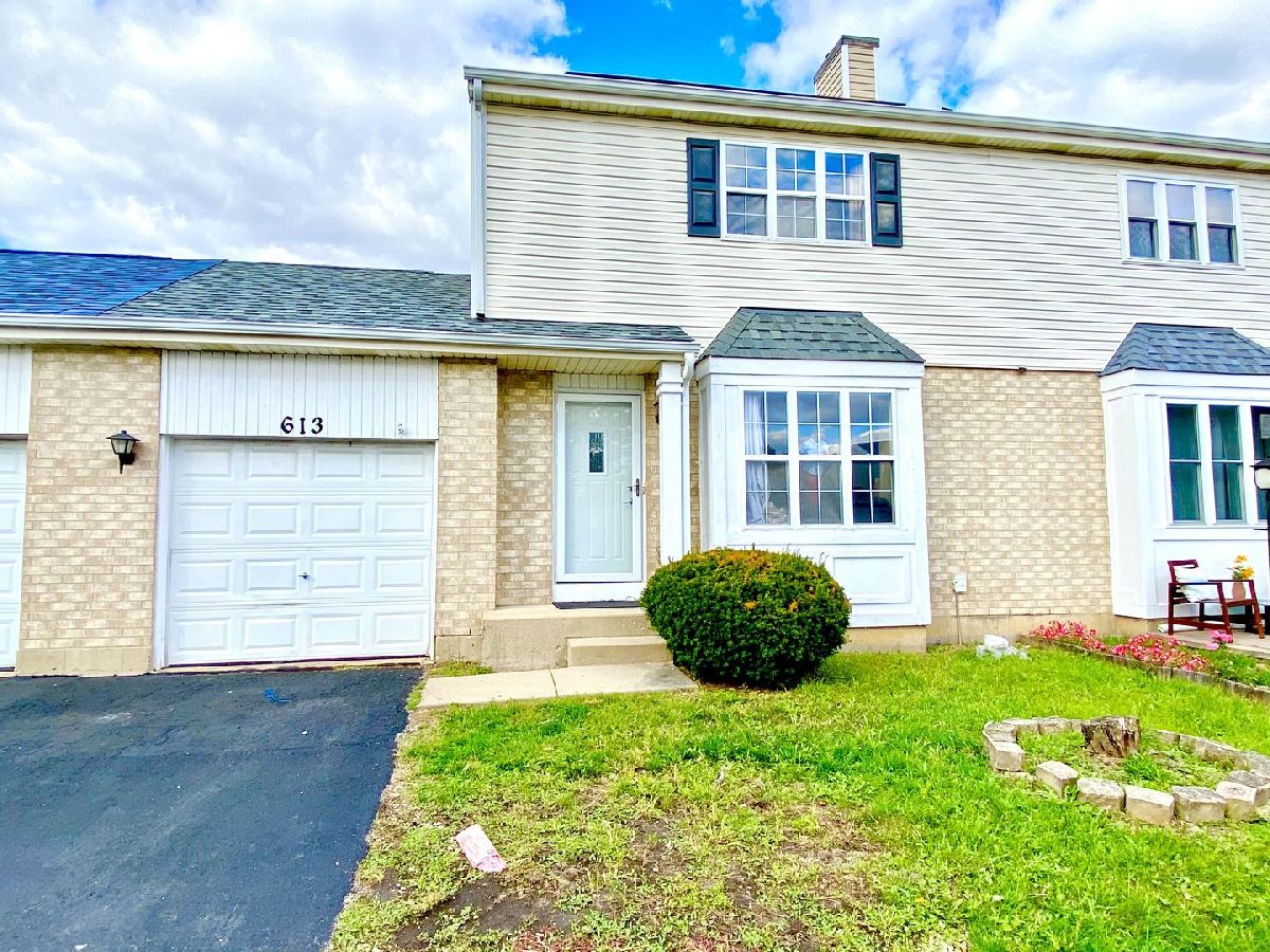 Townhomes Sold Meadowalk Romeoville Illinois, 613 Sherwood