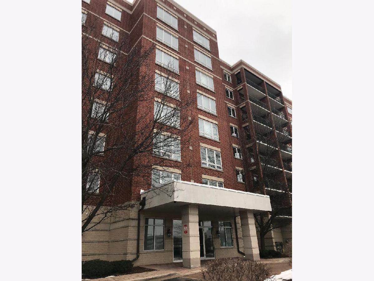 Condominiums & Homes Sold Cumberland Crossing Chicago Illinois, 5555 Cumberland