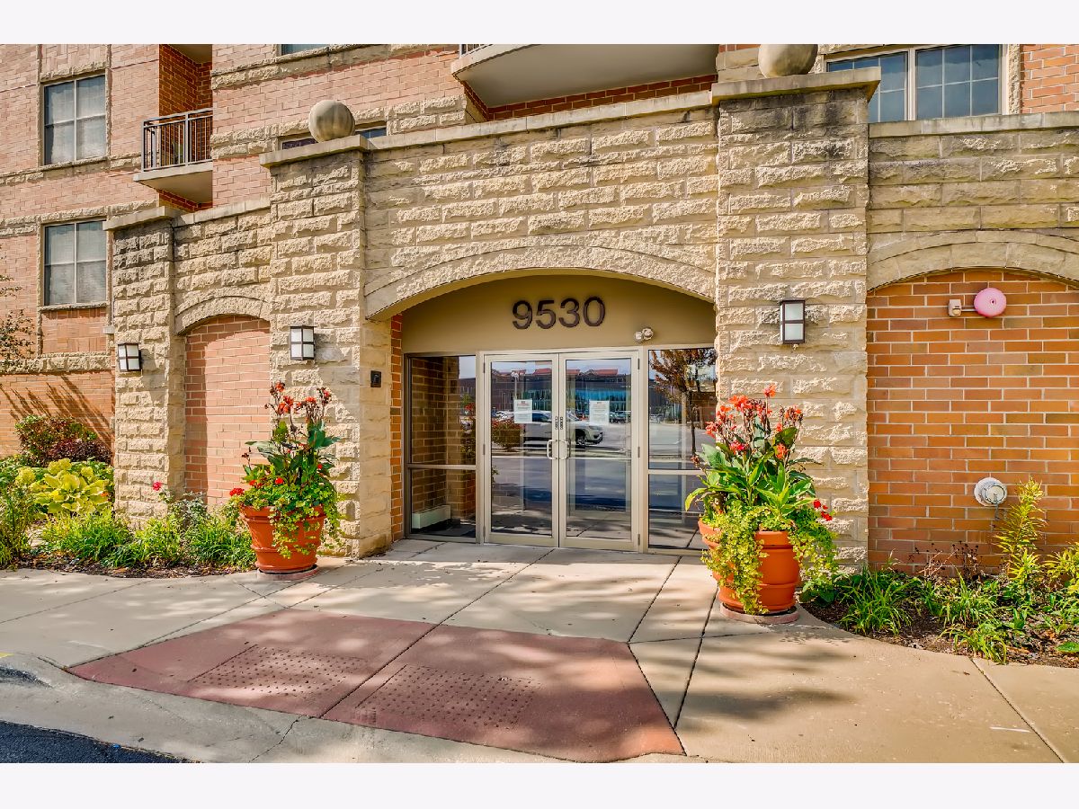 Condominiums Sold Prairie Town Center Oak Lawn Illinois, 9530 Cook
