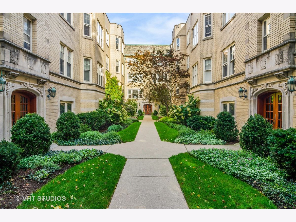 Condominiums Sold Forest Court Evanston Illinois, 819 Forest