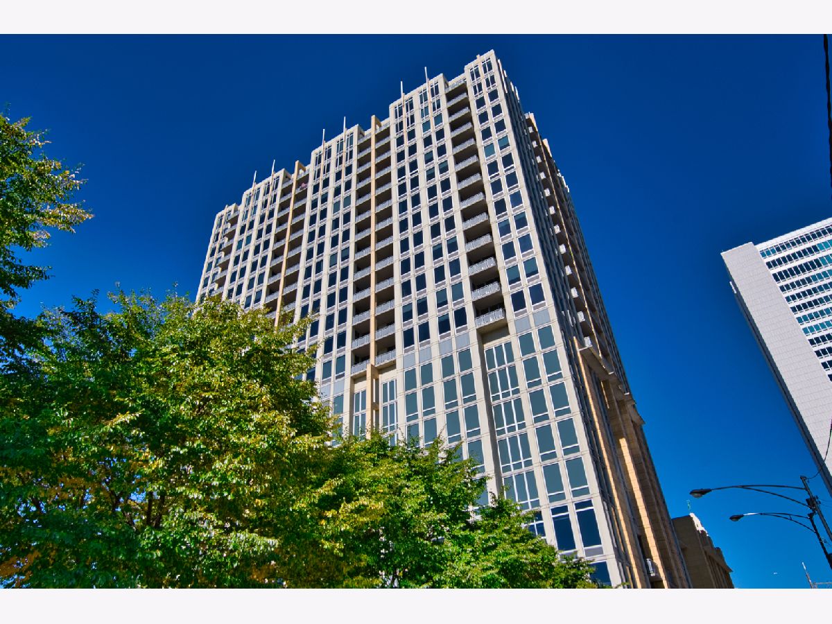 Condominiums Sold River Place On The Park Chicago Illinois, 700 Larrabee