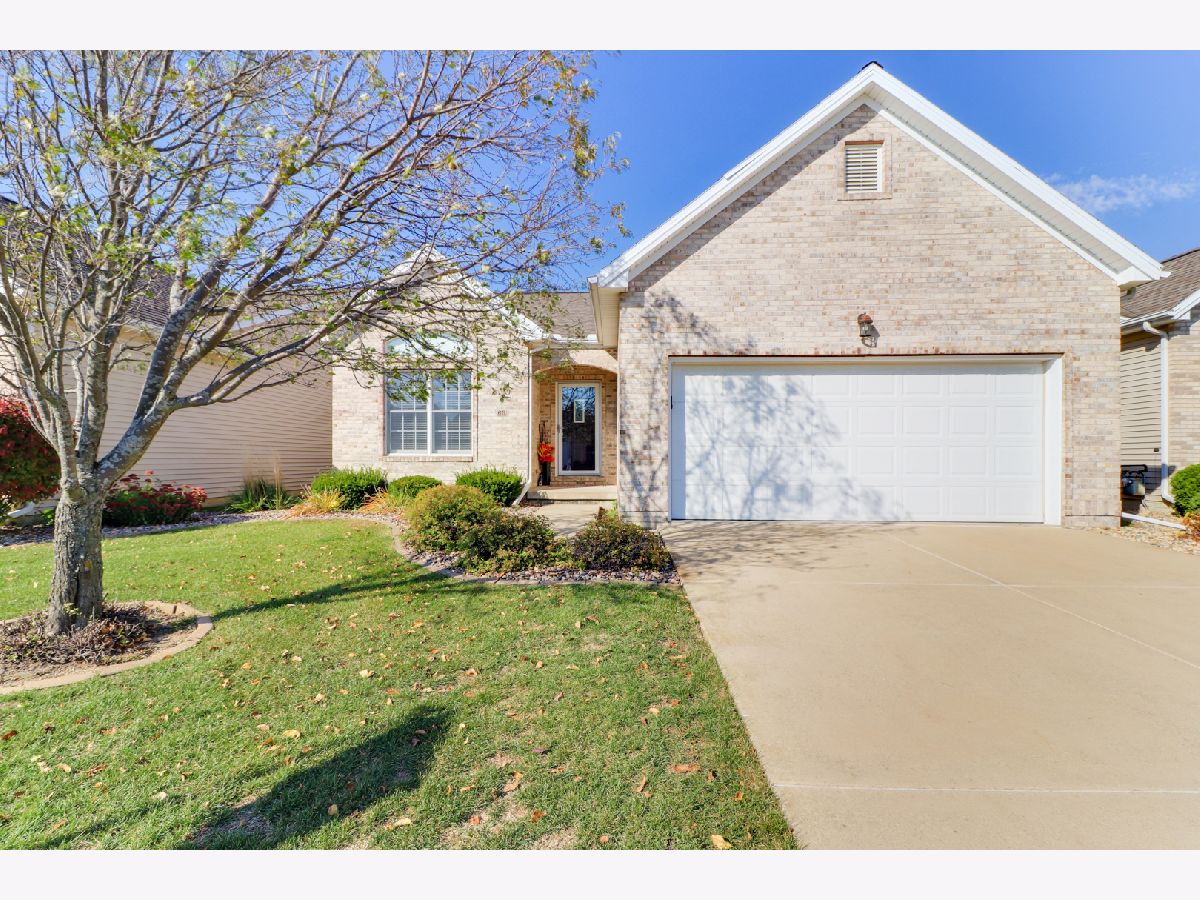 Homes & Condos & Townhomes Sold Ireland Grove Bloomington Illinois, 69 Crista Ann
