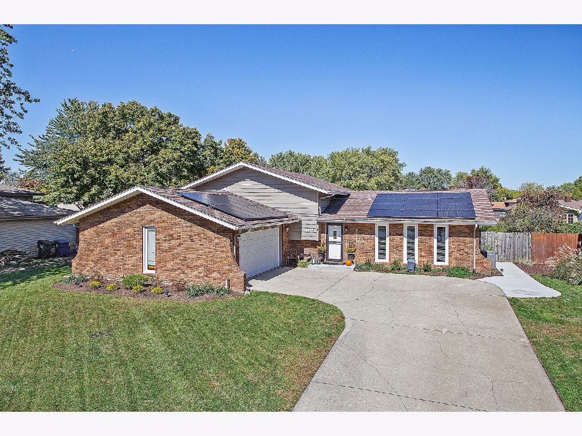Homes & Condos & Townhomes Sold Aux Sable Minooka Illinois, 109 Waubansee