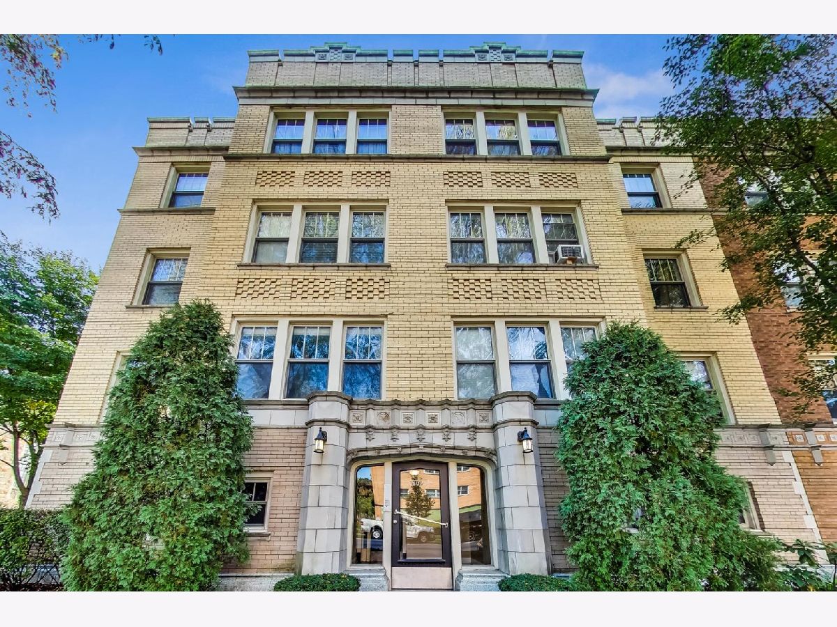 Condominiums Sold Easton Place Oak Park Illinois, 601 Washington