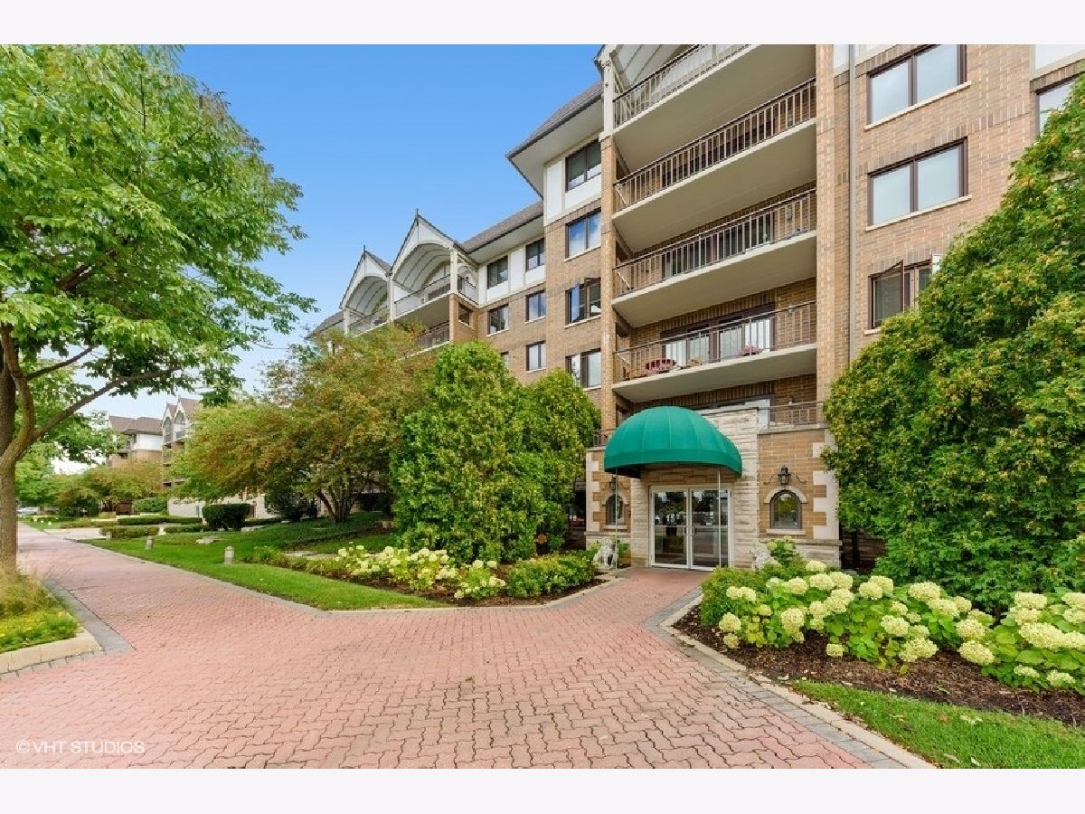 Condominiums Sold Shires At Clock Tower Mount Prospect Illinois, 15 Pine