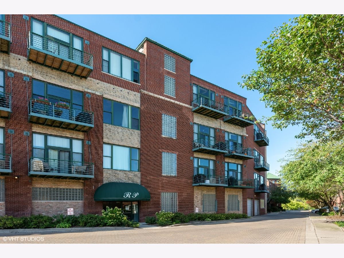 Townhomes Sold River Park At Diversey Chicago Illinois, 2222 Diversey