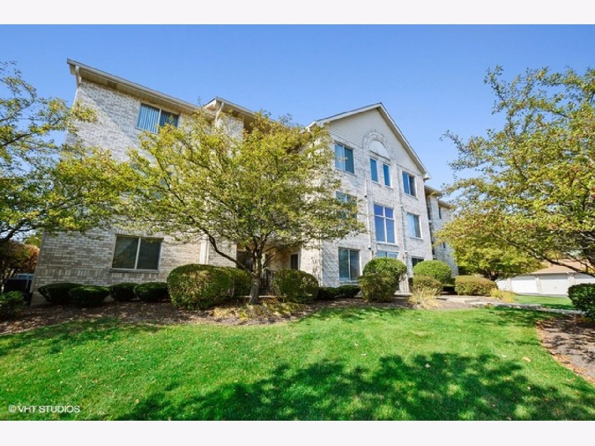 Condominiums Sold Sunchase Pointe Oak Forest Illinois, 6835 Forestview