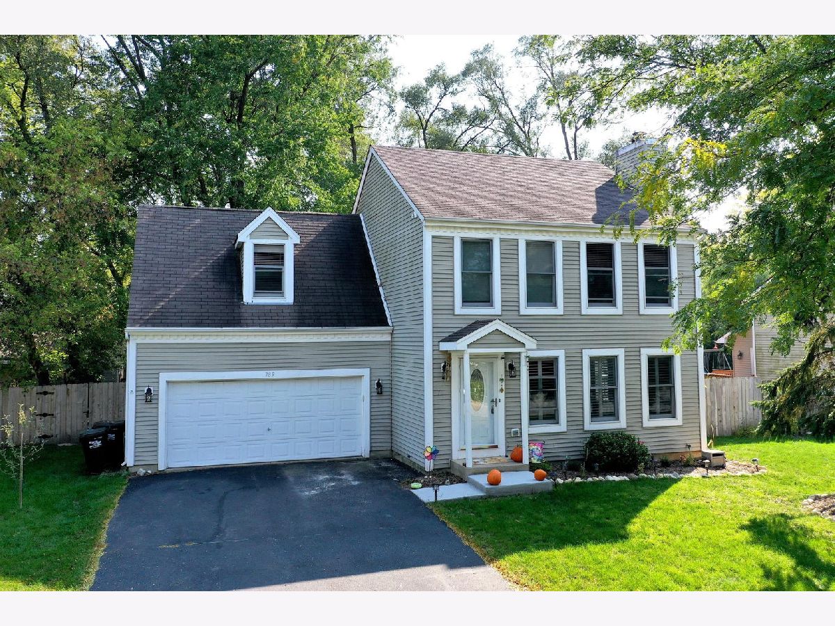 Condominiums & Homes Sold Westwood Park Crystal Lake Illinois, 789 Eletson