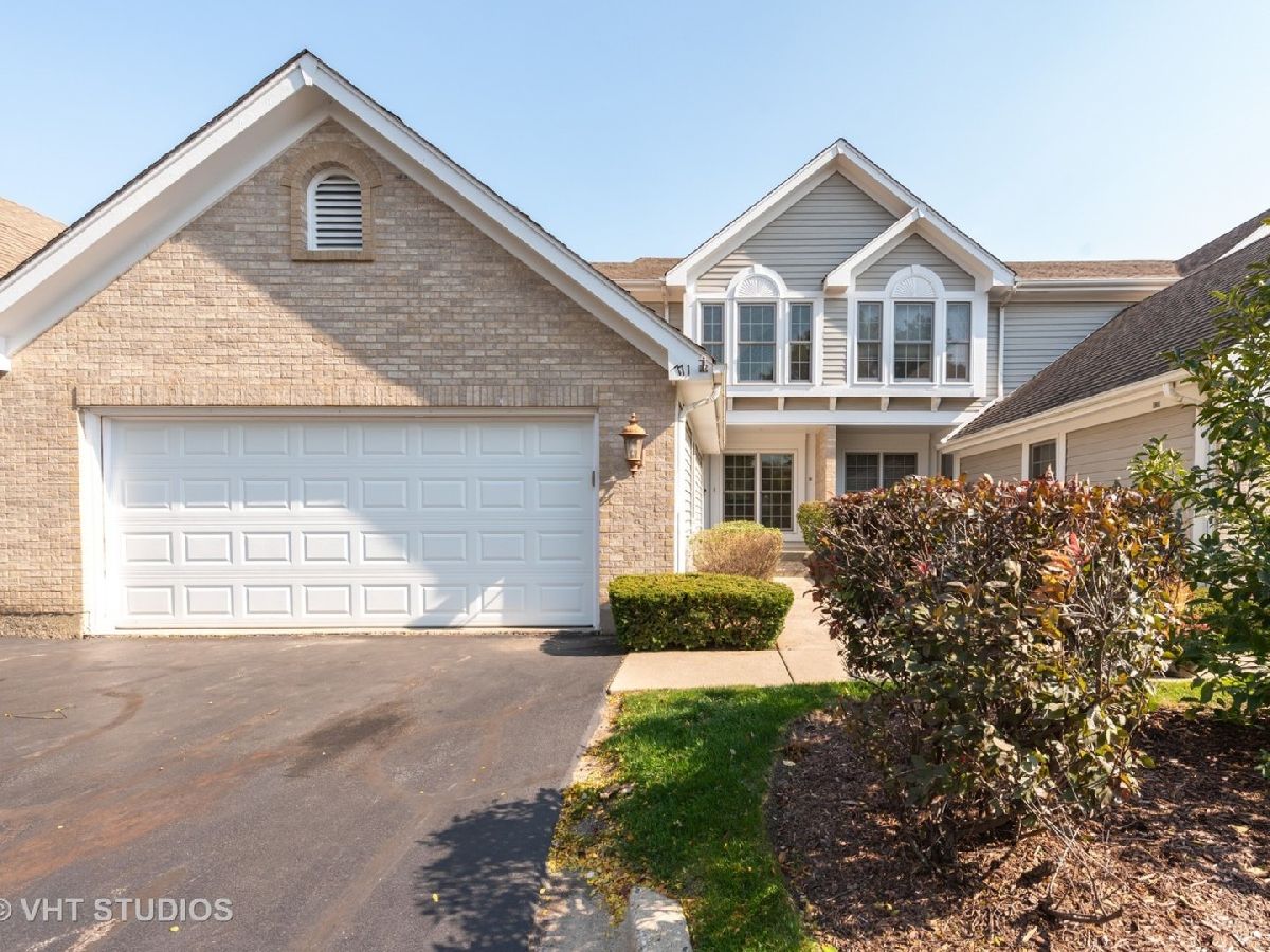 Townhomes Sold Regency Park Crystal Lake Illinois, 771 Regency Park