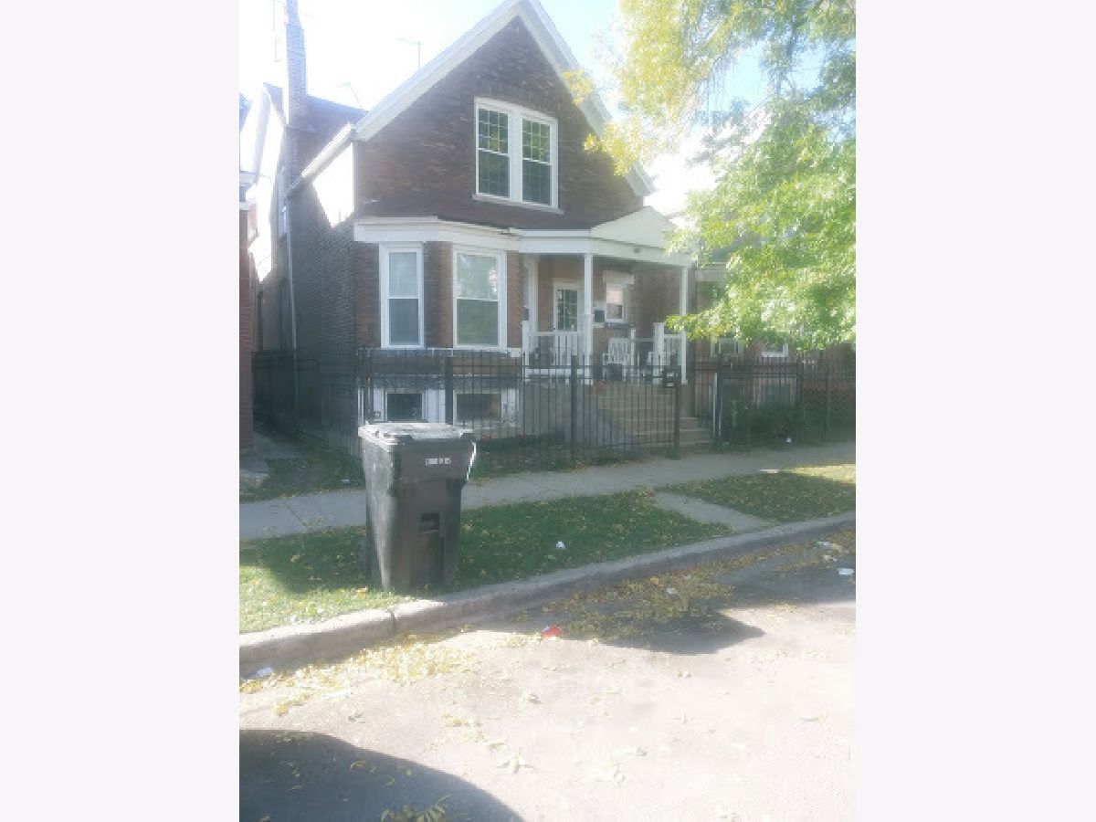 Homes & Condos & Townhomes Rented Austin Village Chicago Illinois, 4709 Fulton