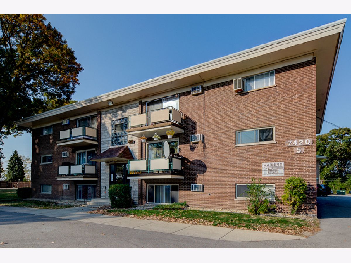 Condominiums Sold Hillcrest Manor Worth Illinois, 7420 111th