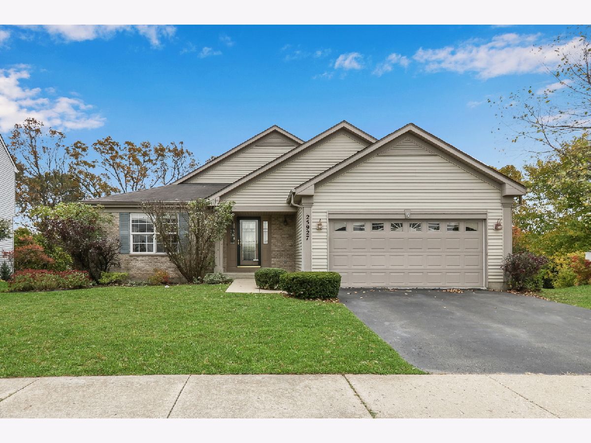 Homes & Condos & Townhomes Sold Brooks Farm Round Lake Illinois, 25927 Steeplebush