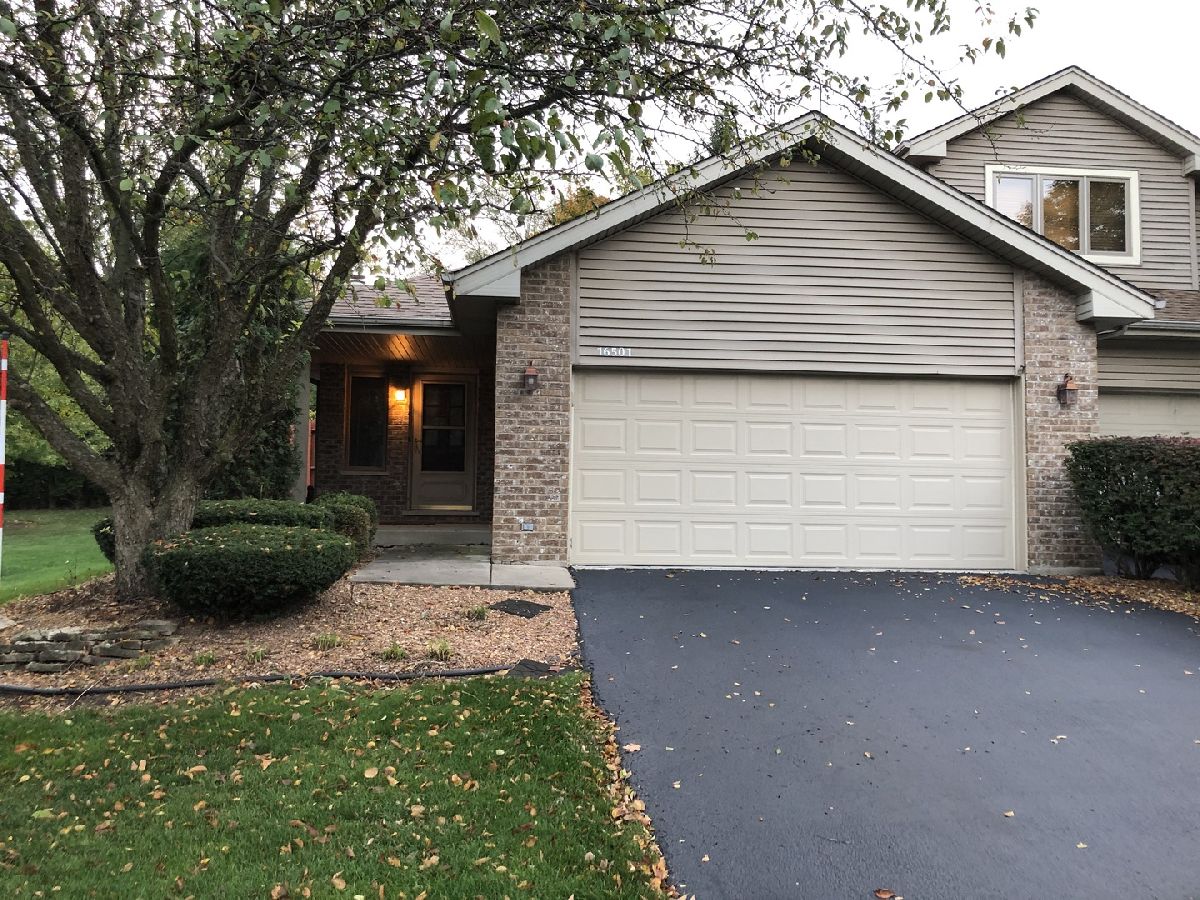 Townhomes Rented Nottingham Woods Orland Park Illinois, 16501 Nottingham