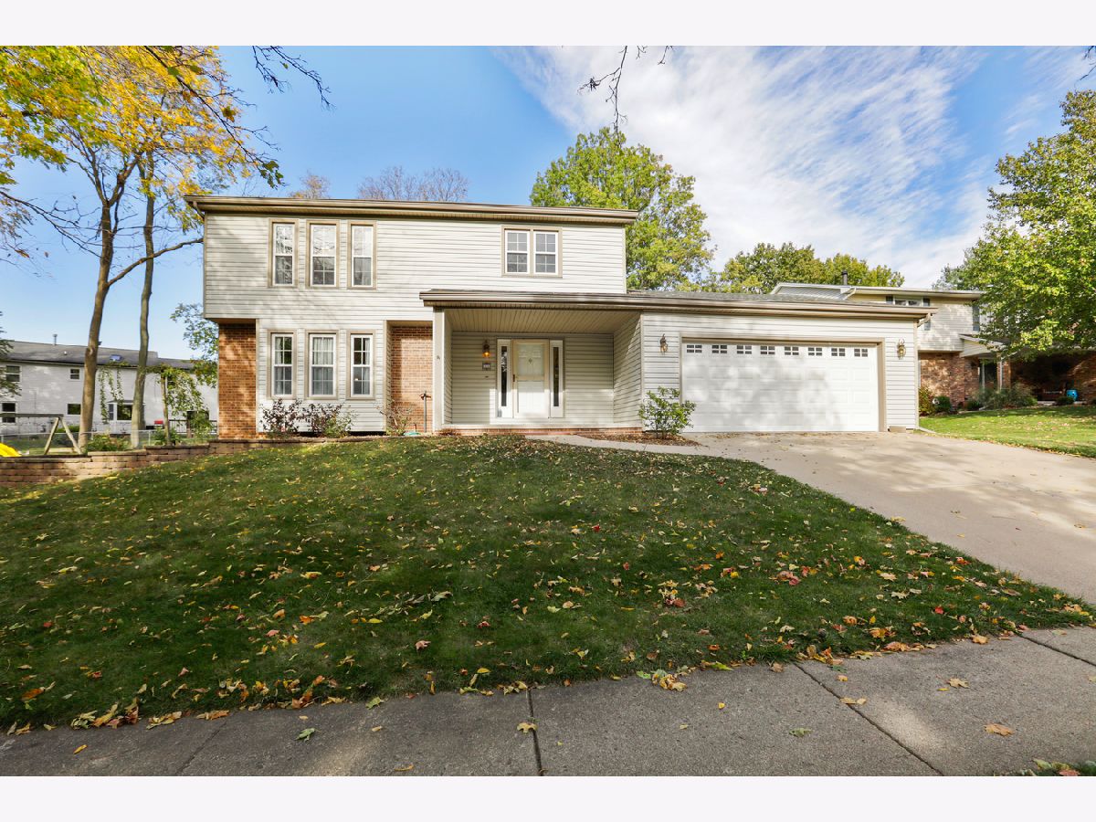 Homes & Condos & Townhomes Sold Blooming Grove Bloomington Illinois, 13 Lake Bluff