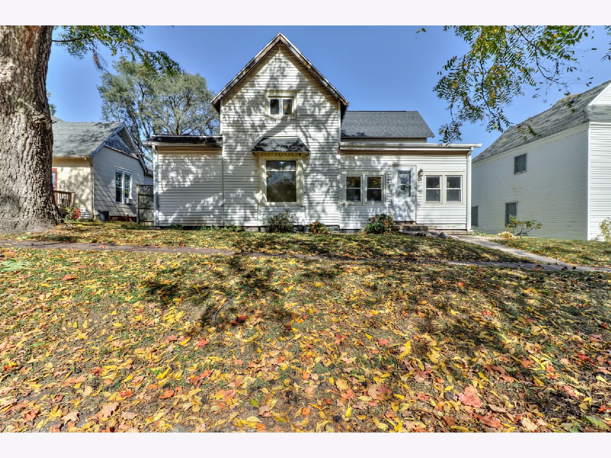 Homes Sold John Rc Jones Sidney Illinois, 104 Byron