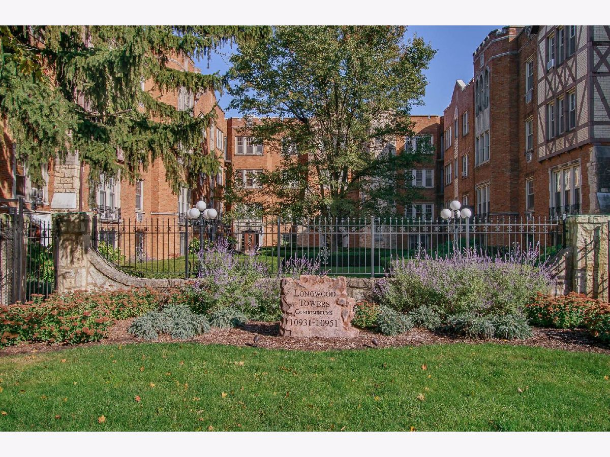 Condominiums Sold Longwood Towers Chicago Illinois, 10937 Longwood