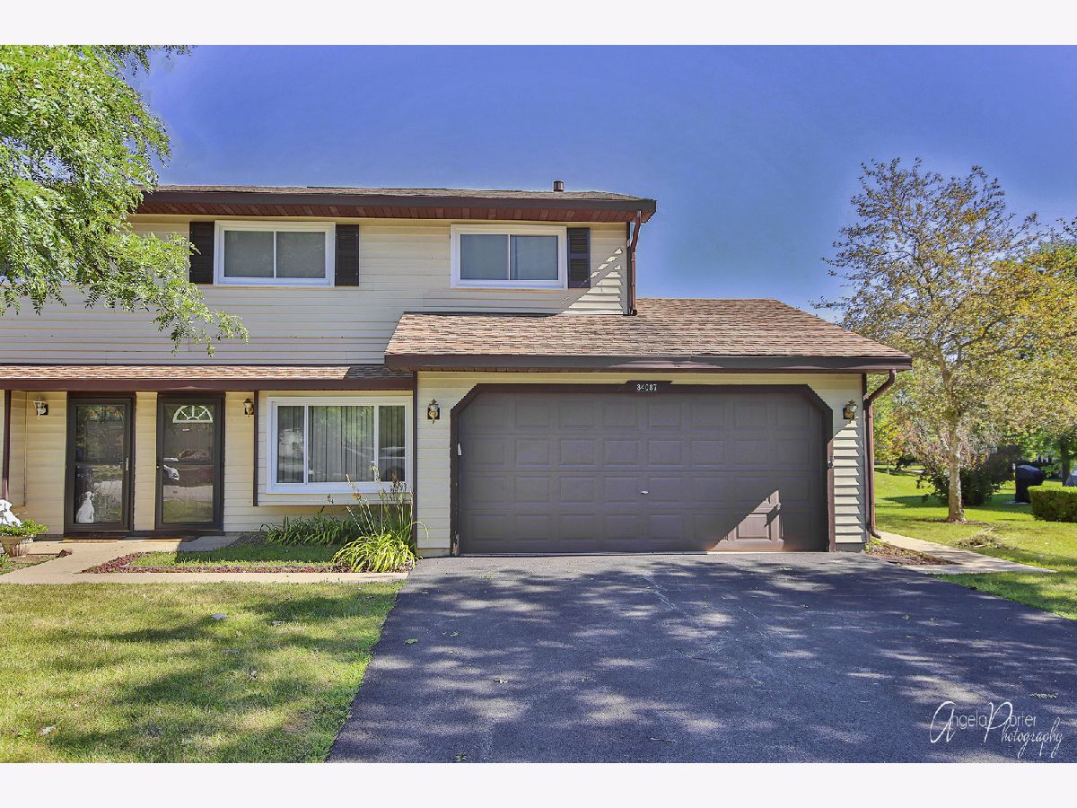 Woodland Hills Gurnee IL, Townhomes & Condos For Sale & For Rent