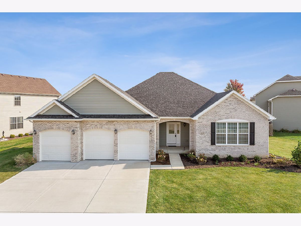 Homes Sold Westwind Minooka Illinois, 327 Frontier