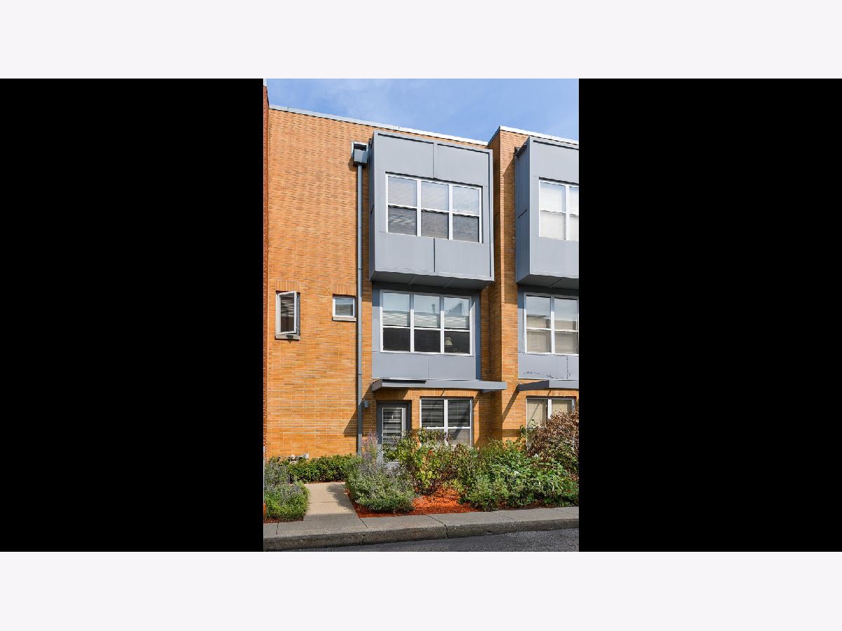 Townhomes Sold The 3500 Club Chicago Illinois, 3209 Drake