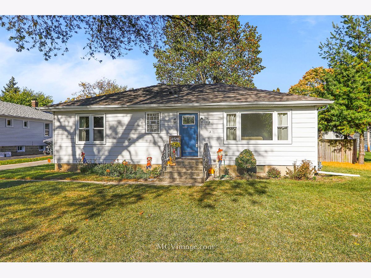 Homes Sold Richland Crest Hill Illinois, 2212 Lynwood