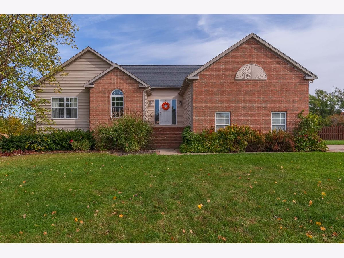 Homes Sold Fox Hills Bloomington Illinois, 9787 Windy