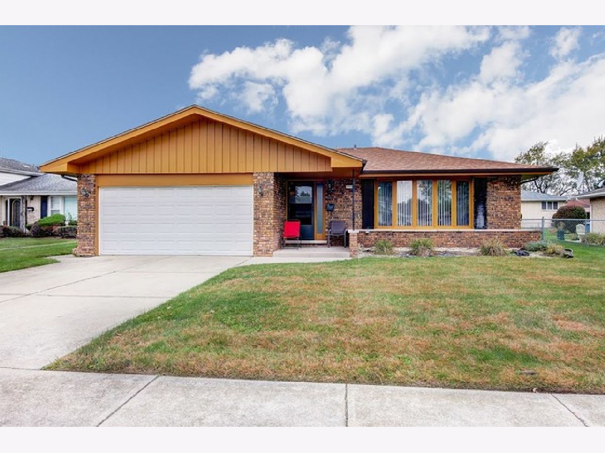 Homes Sold Thornwood Estates South Holland Illinois, 17118 School