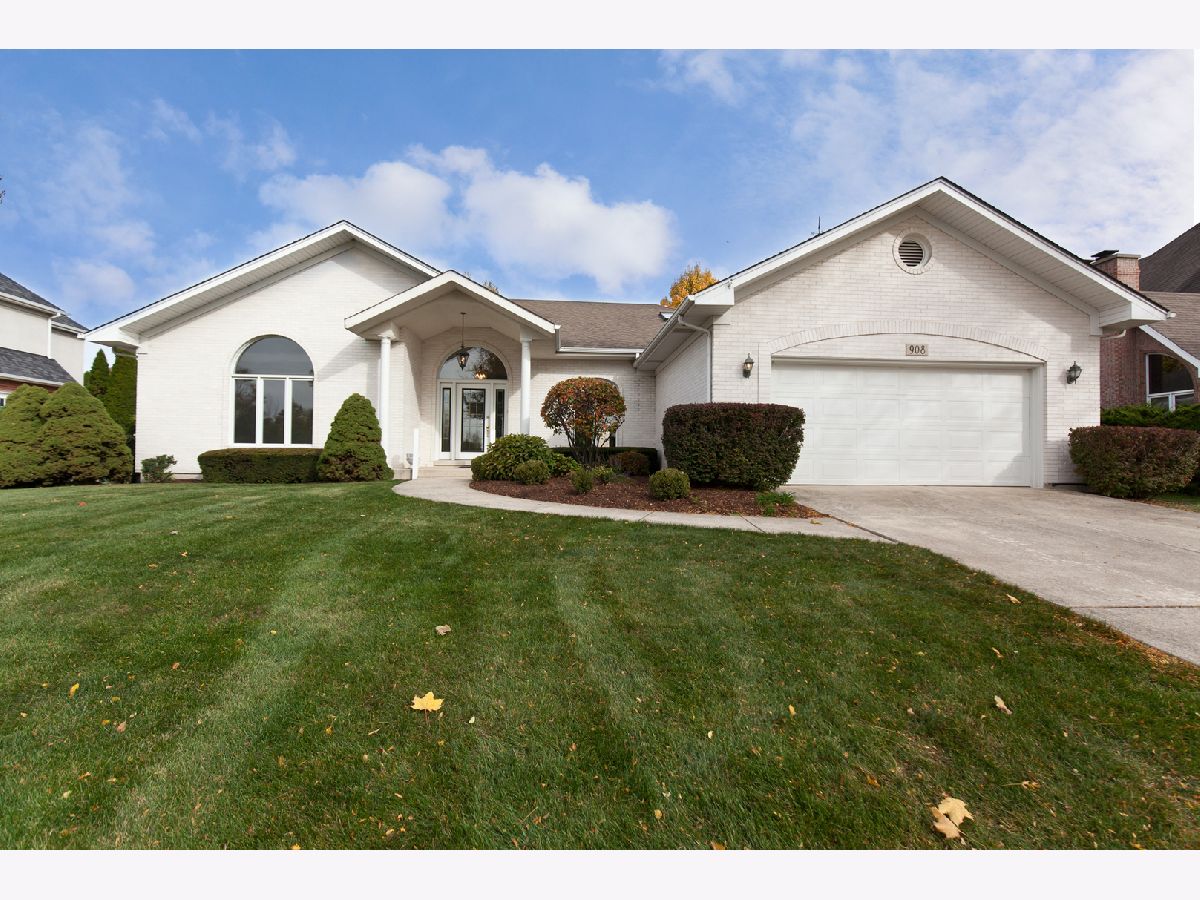 Homes Sold Internationale Estates Woodridge Illinois, 908 Naples