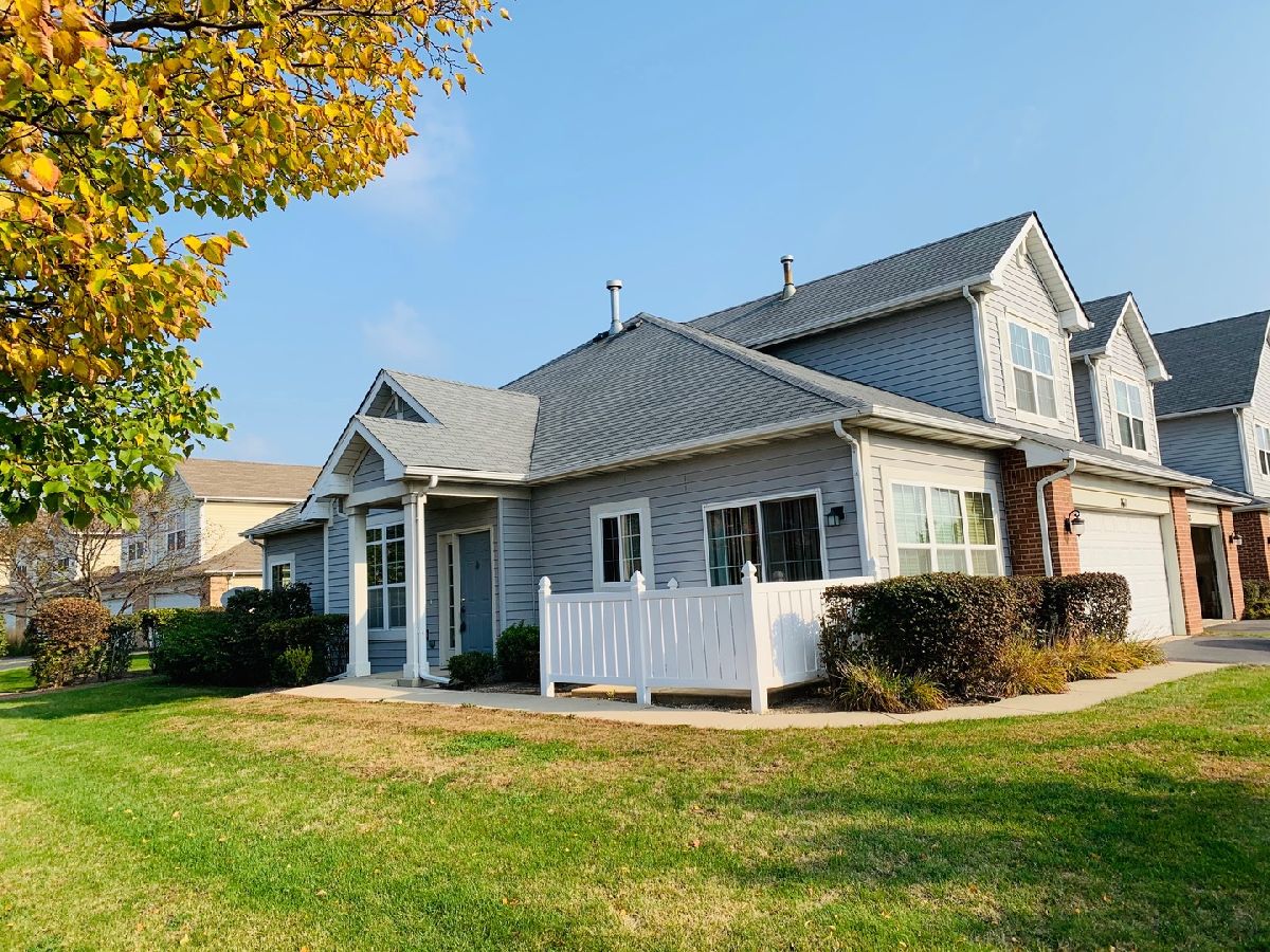 Townhomes Rented Fields Of Cambridge Waukegan Illinois, 1611 Candlestick