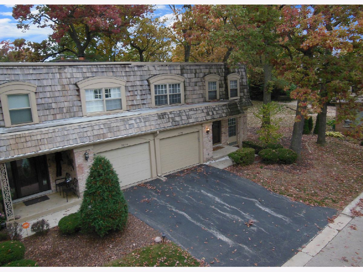 Townhomes & Homes Rented Chambord Oak Brook Illinois, 2S750 Avenue Barbizon