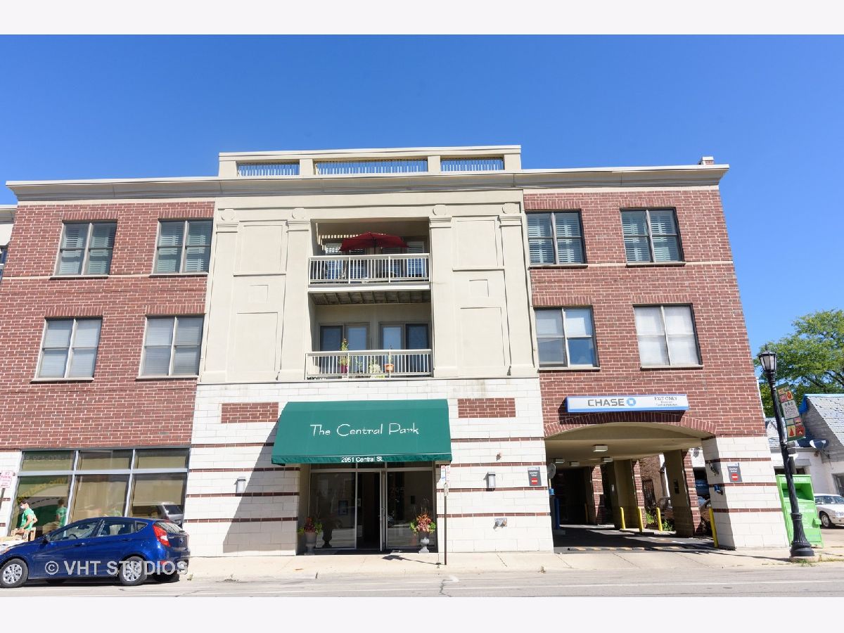 Condominiums Sold Central Park Condominiums Evanston Illinois, 2951 Central