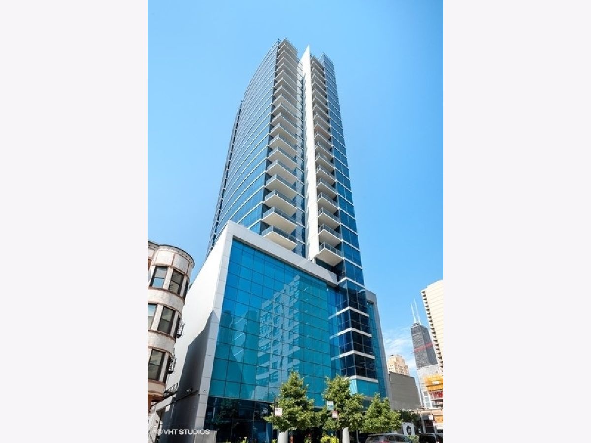 Condominiums Sold Superior 110 Chicago Illinois, 110 Superior