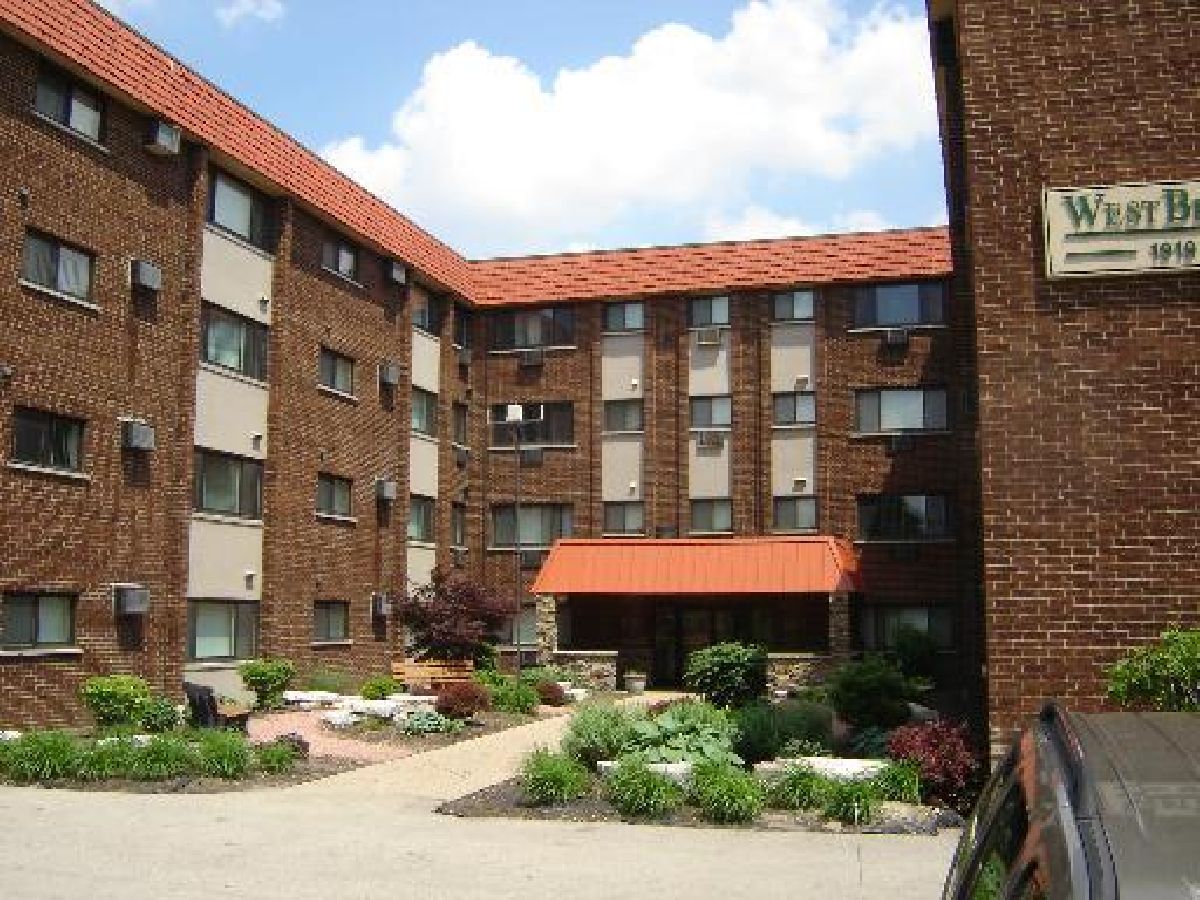 Condominiums Rented Westbrook Condominiums Hillside Illinois, 1919 Wolf